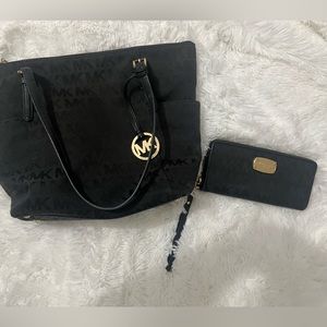 Michael Kors Jet set travel with Wallet